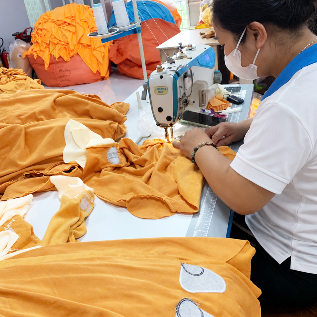 Gấu bông đùi gà Lotteria – hình xưởng 6